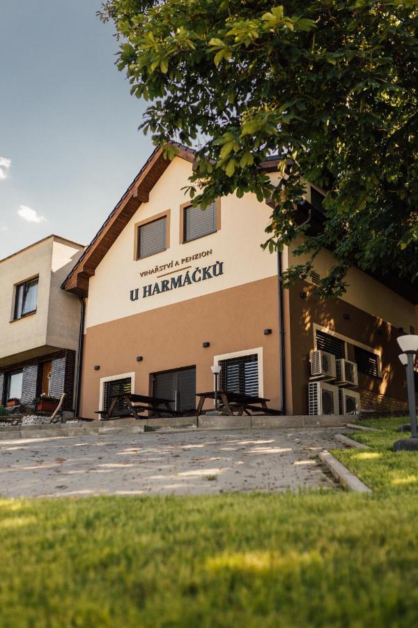 Penzion U Harmacku Hustopece Exterior photo